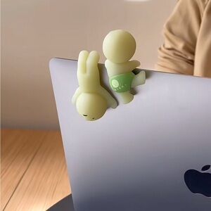 [NEW] Smiski Hippers Green Climbing baby trying to climb